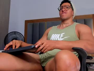 See Adambrocs1 online Now @ nsfw.pw