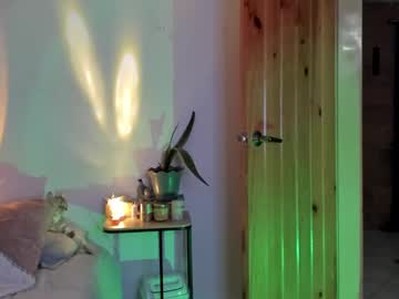 See Alyssagreen_ online Now @ nsfw.pw