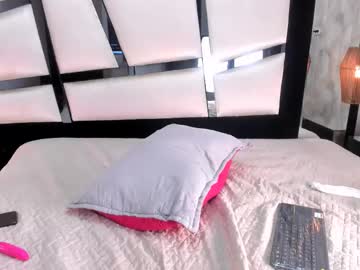 See Ariannarussell1 online Now @ nsfw.pw