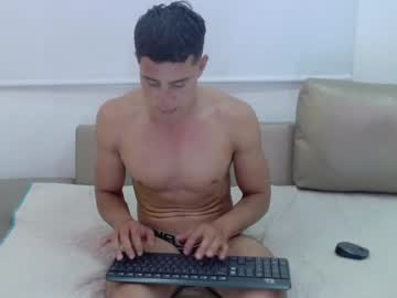 See Austinking_23 online Now @ nsfw.pw