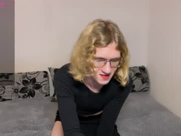 See Avery_adam online Now @ nsfw.pw