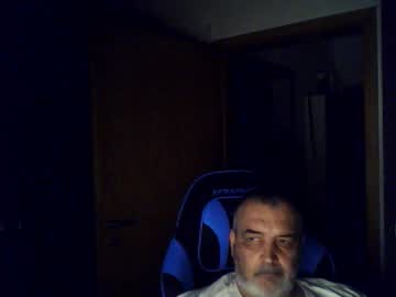 See Chris250268 online Now @ nsfw.pw