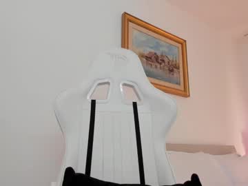 See Christine0990__ online Now @ nsfw.pw