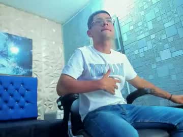 See Christopergiraldo online Now @ nsfw.pw