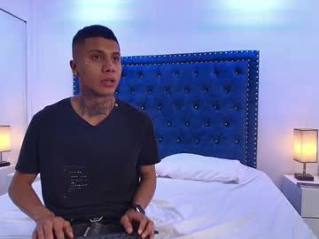 See Damian_and_roxanne online Now @ nsfw.pw