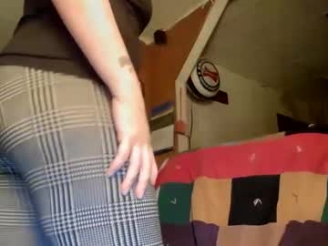 See Fapqueenc17 online Now @ nsfw.pw