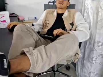 See Isaac_winter_ online Now @ nsfw.pw