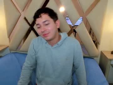 See Julian_smith21 online Now @ nsfw.pw