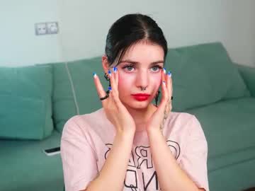 See Katiabenabides online Now @ nsfw.pw