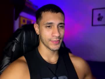 See Larry_jones online Now @ nsfw.pw