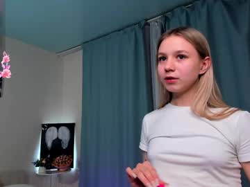 See Lily_cloudy online Now @ nsfw.pw