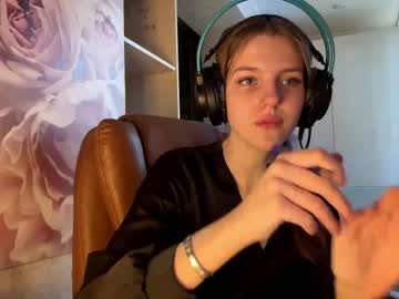 See Melonygriffen online Now @ nsfw.pw