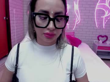 See Nicolle__doll online Now @ nsfw.pw