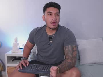 See Noahavery_ online Now @ nsfw.pw