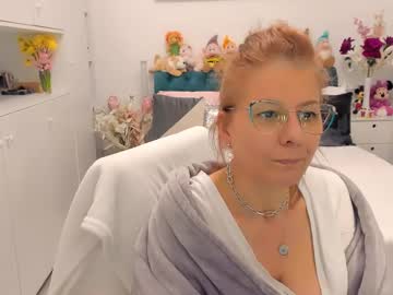 See Prettyblackeyes online Now @ nsfw.pw