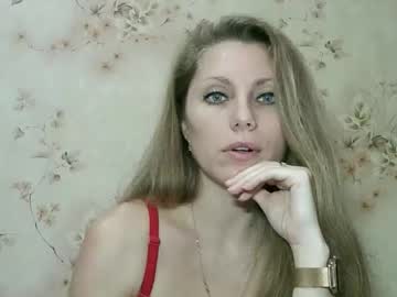 See Roxyfox18x01 online Now @ nsfw.pw