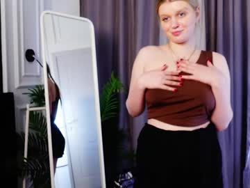 See Scarlet_enchantress online Now @ nsfw.pw