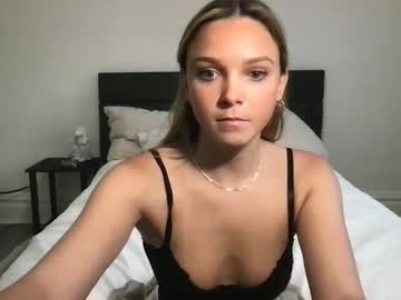 See Scarletterose_504259 online Now @ nsfw.pw