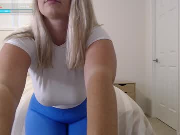 See Sexyskyee_ online Now @ nsfw.pw