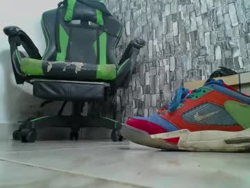 See Srfindomfeet_ online Now @ nsfw.pw