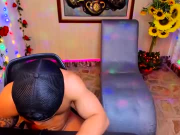 See Themuscularvenezuelanman online Now @ nsfw.pw