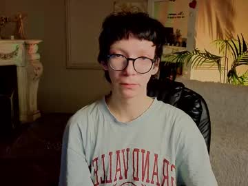 See Tommy_stars online Now @ nsfw.pw