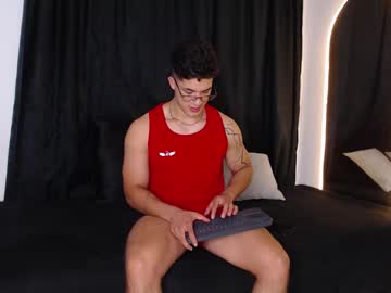 See Traviss_joplin online Now @ nsfw.pw