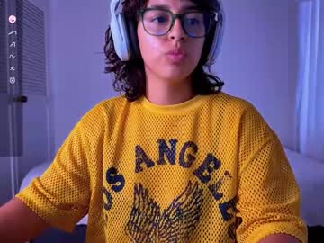 See Victoriaamelie online Now @ nsfw.pw