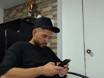 See Walter_brownn01 online Now @ nsfw.pw